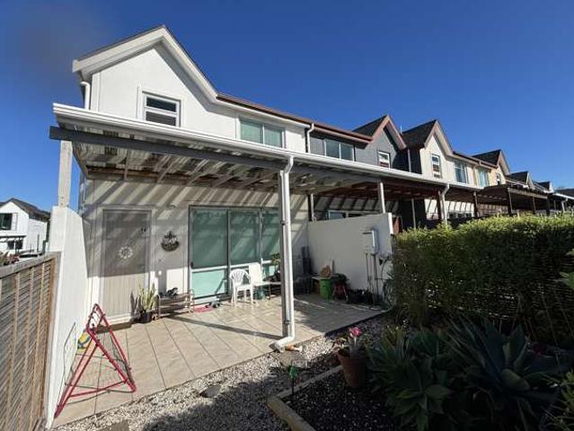 Townhouse for rent in Paremoremo