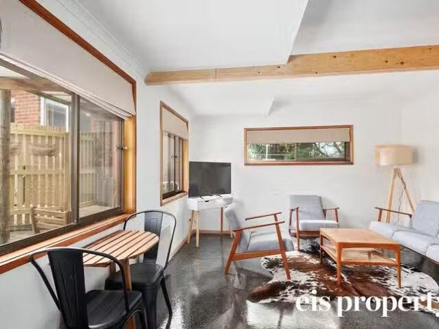 Apartment for rent in New Town, Tasmania