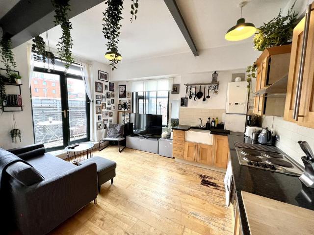 Apartment for rent in Petersfield, Manchester