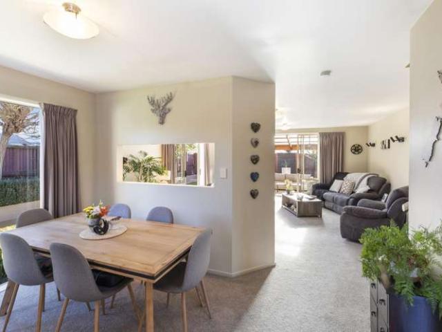 Townhouse for sale in Heathcote, Canterbury