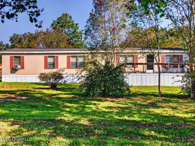 House for sale in Bond, Wiggins