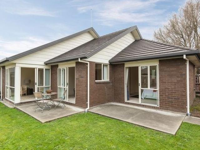 House for rent in Chaslands, Canterbury