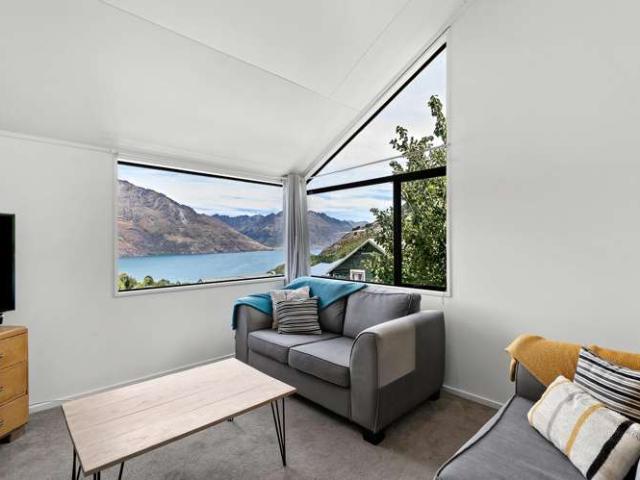 House for sale in Otakou