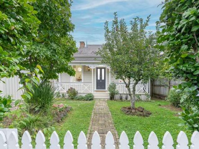 House for sale in Balmoral