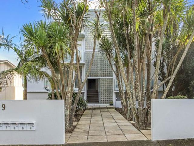 Apartment for rent in Saint Marys Bay, Auckland