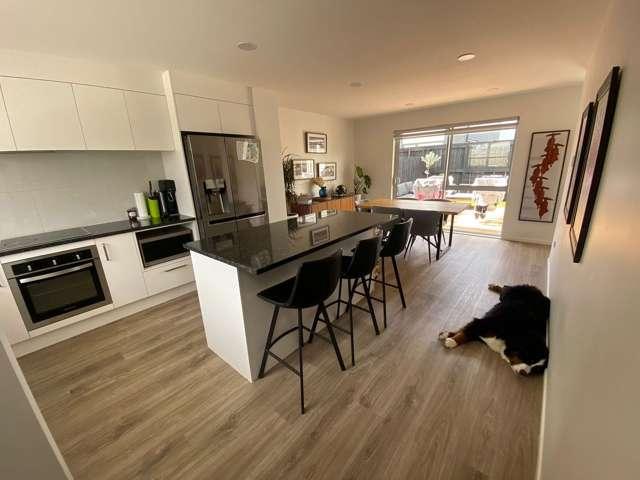 Townhouse for rent in Point England, Oroua County