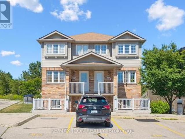 Townhouse for sale in Laurentian Hills, Kitchener