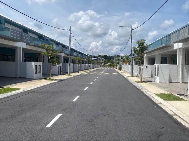 Terraced House for sale in Malaka