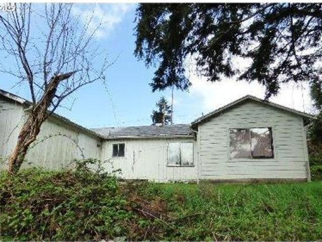 House for sale in Coos Bay