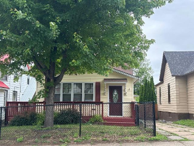 House for sale in Clinton, Iowa