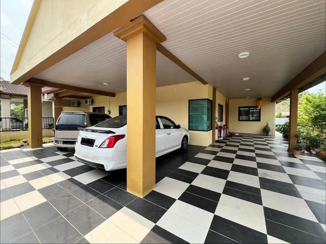 Residential House for sale in Kuching, Bahagian Kuching