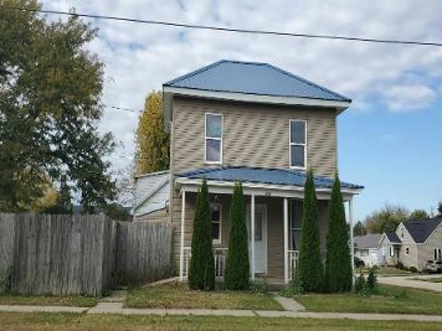 House for sale in Dyersville, Iowa