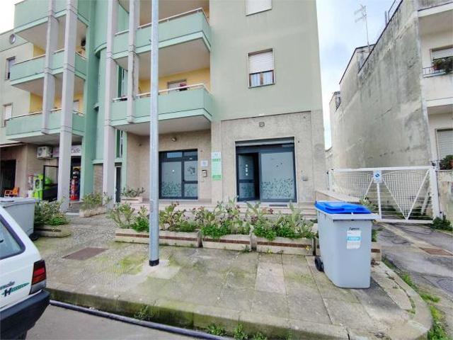 Locale Commerciale in affitto a Puglia, Lecce