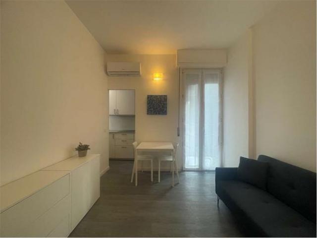 Appartamento in affitto a Municipio 9, Milano