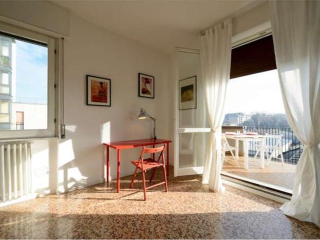 Villa Indipendente in affitto a Municipio 6, Milano