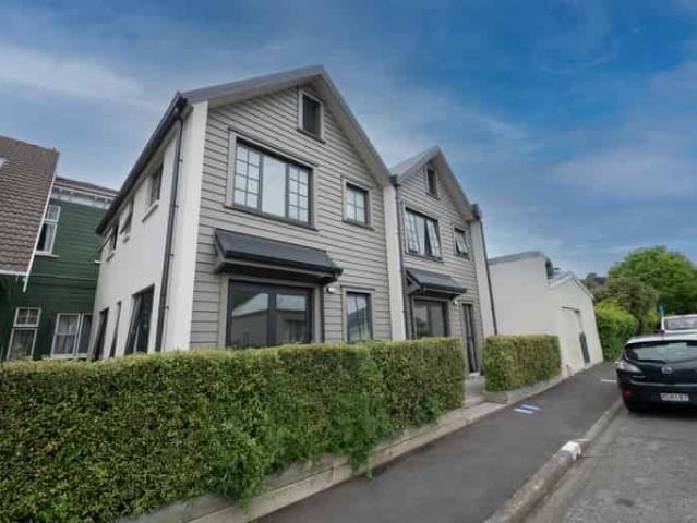 Property for rent in Otakou