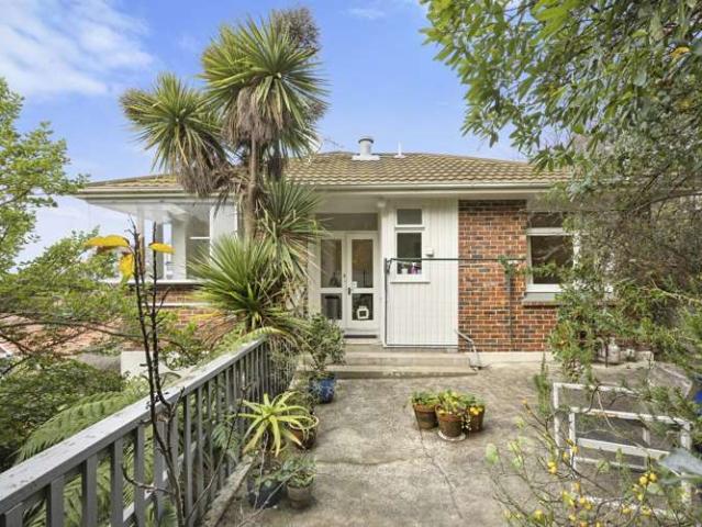 House for sale in Otakou