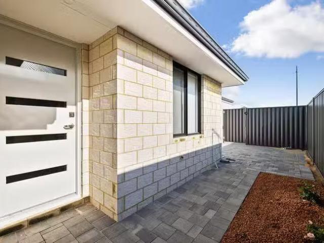 House for rent in Madora Bay