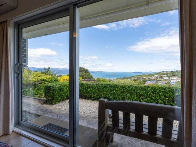 Apartment for rent in Days Bay, Wellington