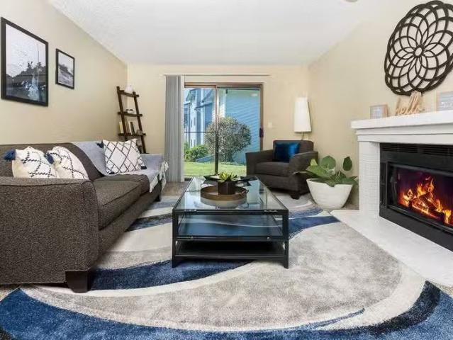 Condo for rent in Renton