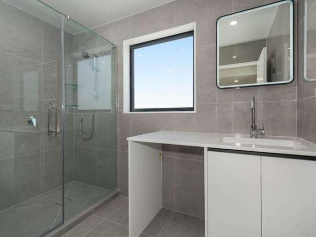 Townhouse for rent in Wairau Valley