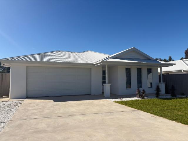 House for rent in Coolamon, New South Wales