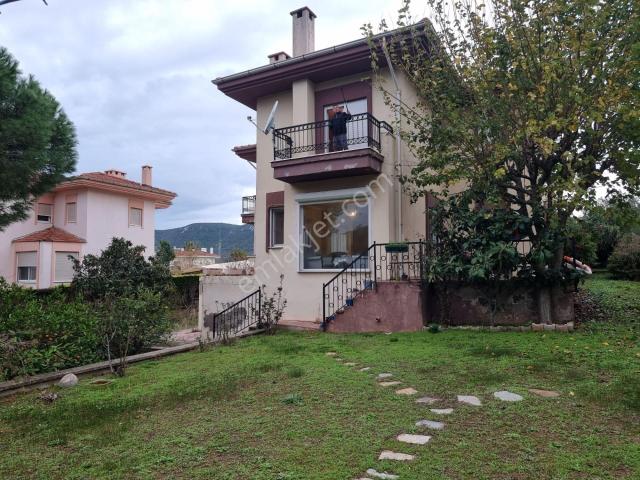 Güzelbahçe, İzmir içerisinde satılık Villa