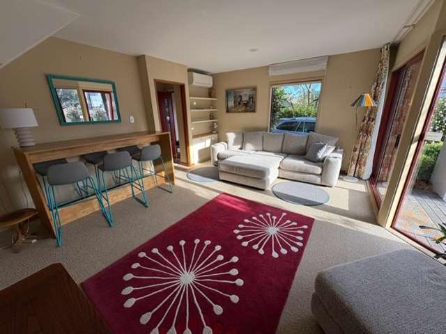 Townhouse for rent in Merivale, Canterbury