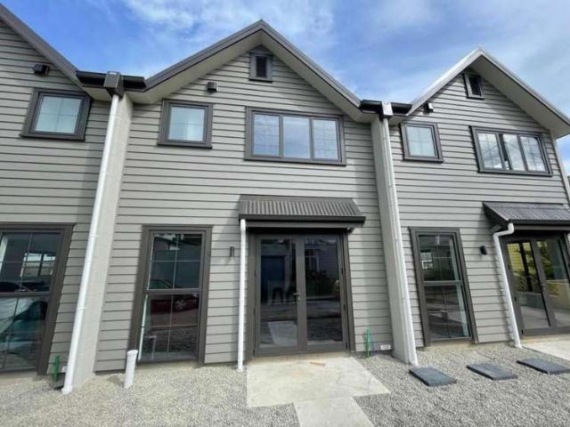 Property for rent in Otakou