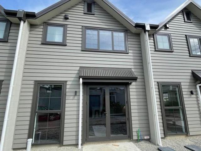 Property for rent in Otakou