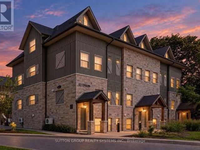 Townhouse for sale in Waterloo, Southwestern Ontario
