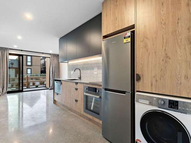 Townhouse for rent in Otakou