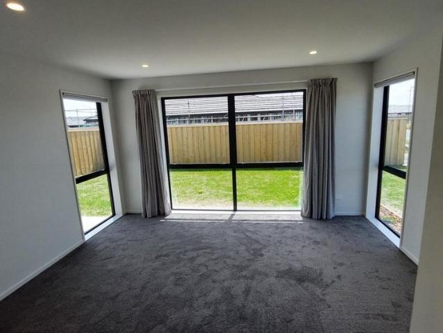 Townhouse for rent in Acland Park, Rolleston