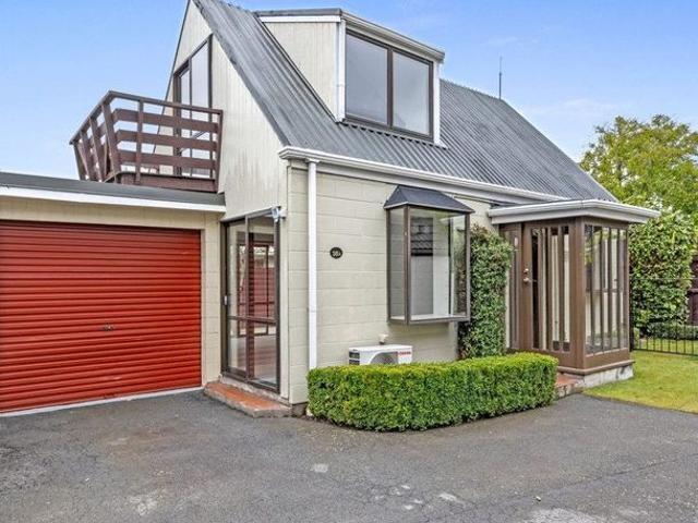 Apartment for rent in Heathcote, Canterbury