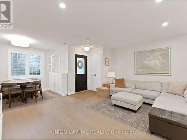 Townhouse for sale in Woburn, Ontario