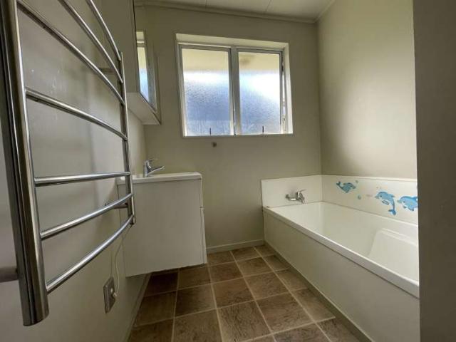 House for rent in Oratia, Oroua County