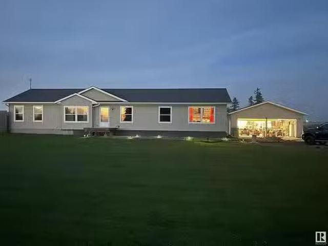 House for sale in Alberta