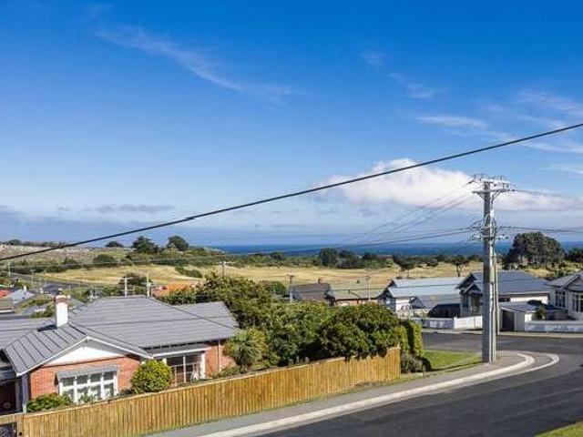 Townhouse for sale in Otakou