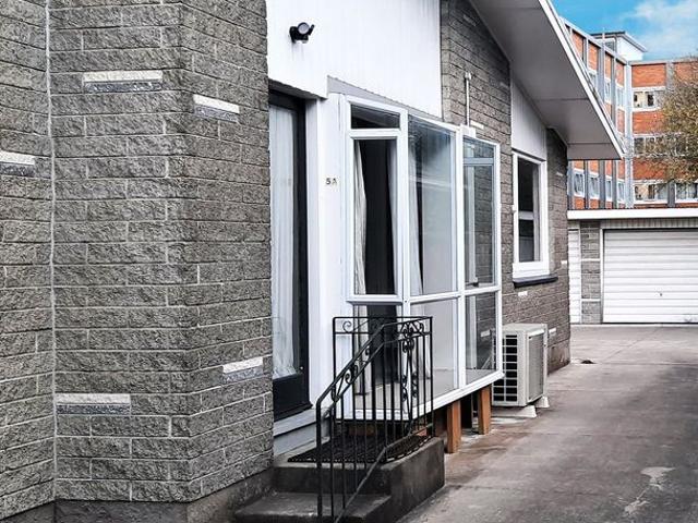 Apartment for rent in Chaslands, Canterbury