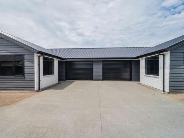 Townhouse for sale in Kerrytown, Canterbury