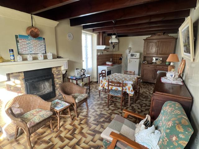 Maison vente à Saint-Jean-d'Angély, Asnières-la-giraud