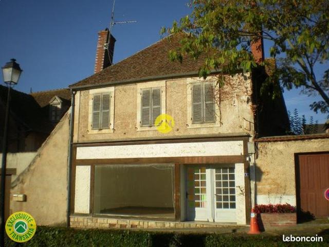 Appartement vente à Saint-Amand-Montrond, Charenton-du-cher
