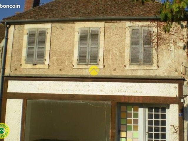 Appartement vente à Saint-Amand-Montrond, Charenton-du-cher