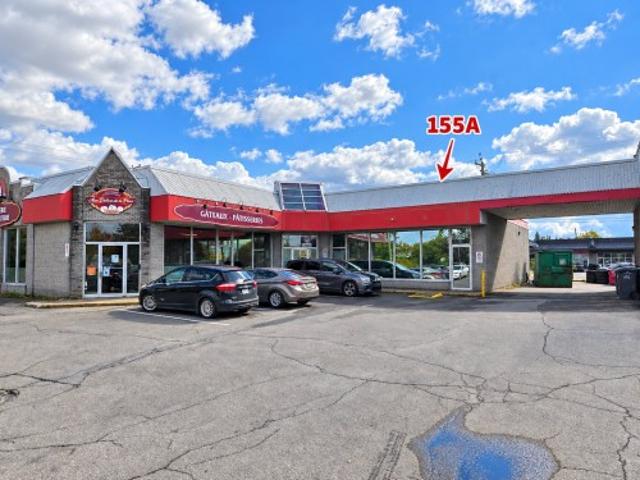 Commercial for rent in Quartier des Moissons, Saint-Eustache