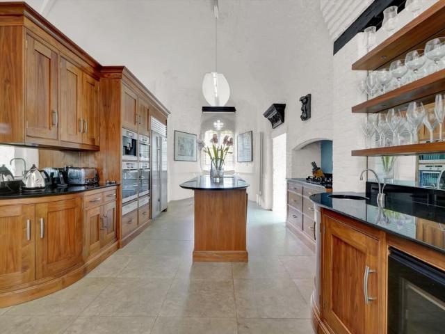 House for rent in Lower Green Esher, Blackhills