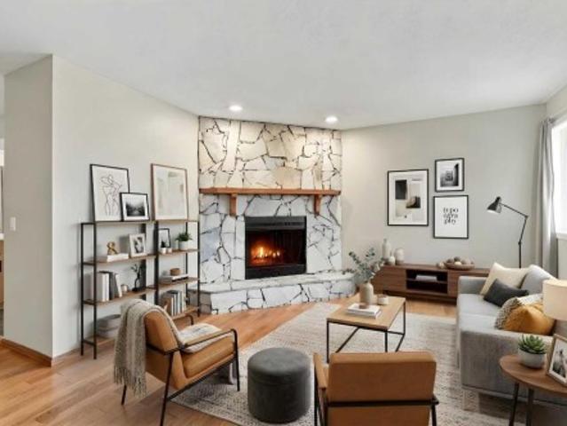 Townhouse for sale in Capitol Hill, Calgary