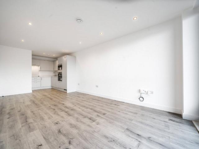 Apartment for rent in Heol-las, Surrey