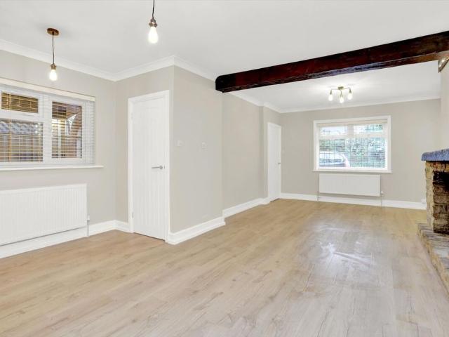 House for rent in Lower Green Esher, Blackhills