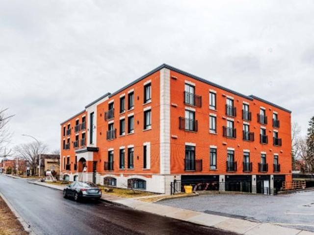 Commercial for rent in Longueuil, Quebec