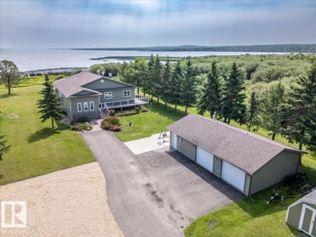 House for sale in Alberta